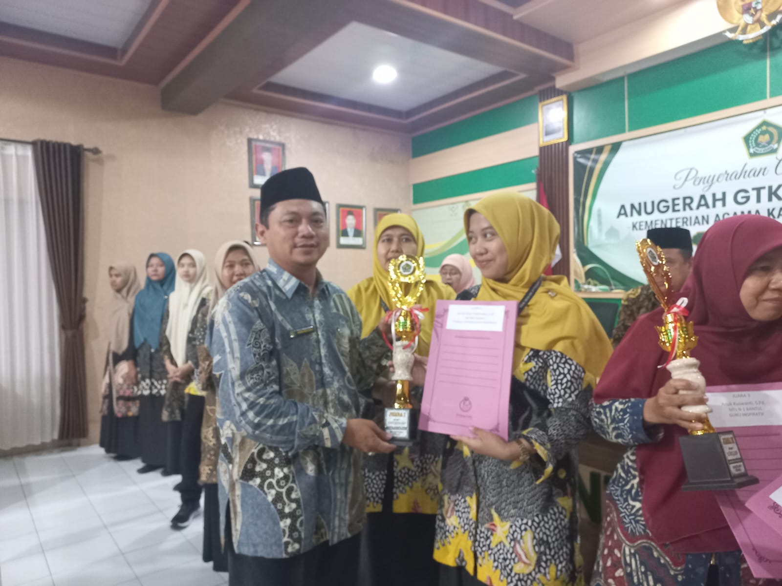 Gambar Berita
